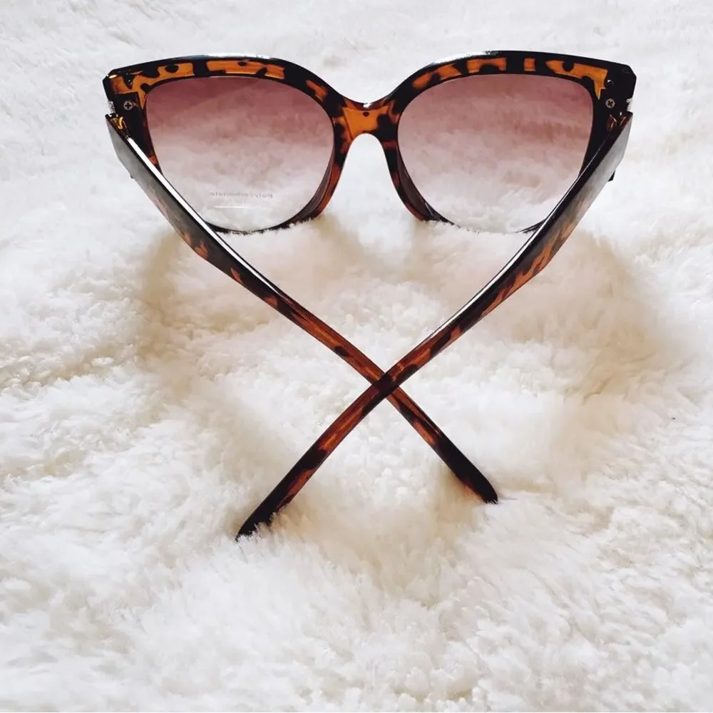Rosy Tortoise Brown Cat Eye Oversized Sunglasses